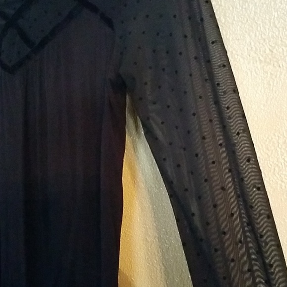 Top - Picture 3 of 4